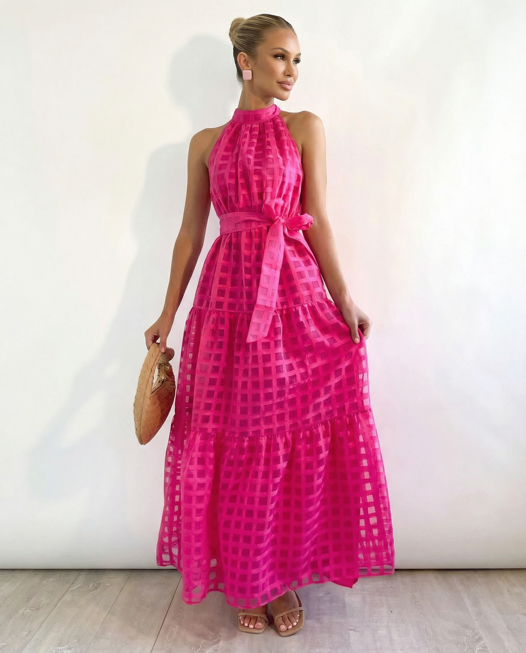 Abito maxi elegante con collo halter e vita legata per donne. 3