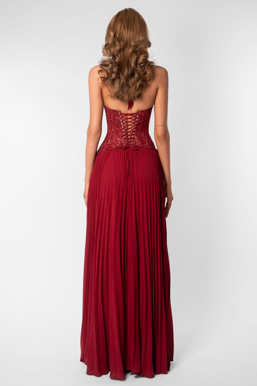Abito maxi in pizzo romantico con scollo a cuore 12