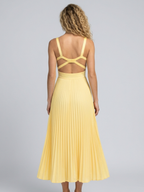 Abito Maxi Pieghettato Elegante in Giallo 2