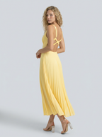 Abito Maxi Pieghettato Elegante in Giallo 3