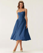 Abito midi elegante con scollo quadrato e tasche laterali. 4