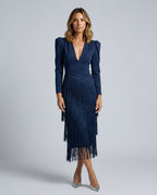 Abito midi elegante con frangia e scollatura a V