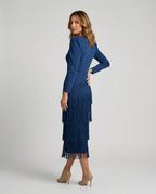 Abito midi elegante con frangia e scollatura a V 2