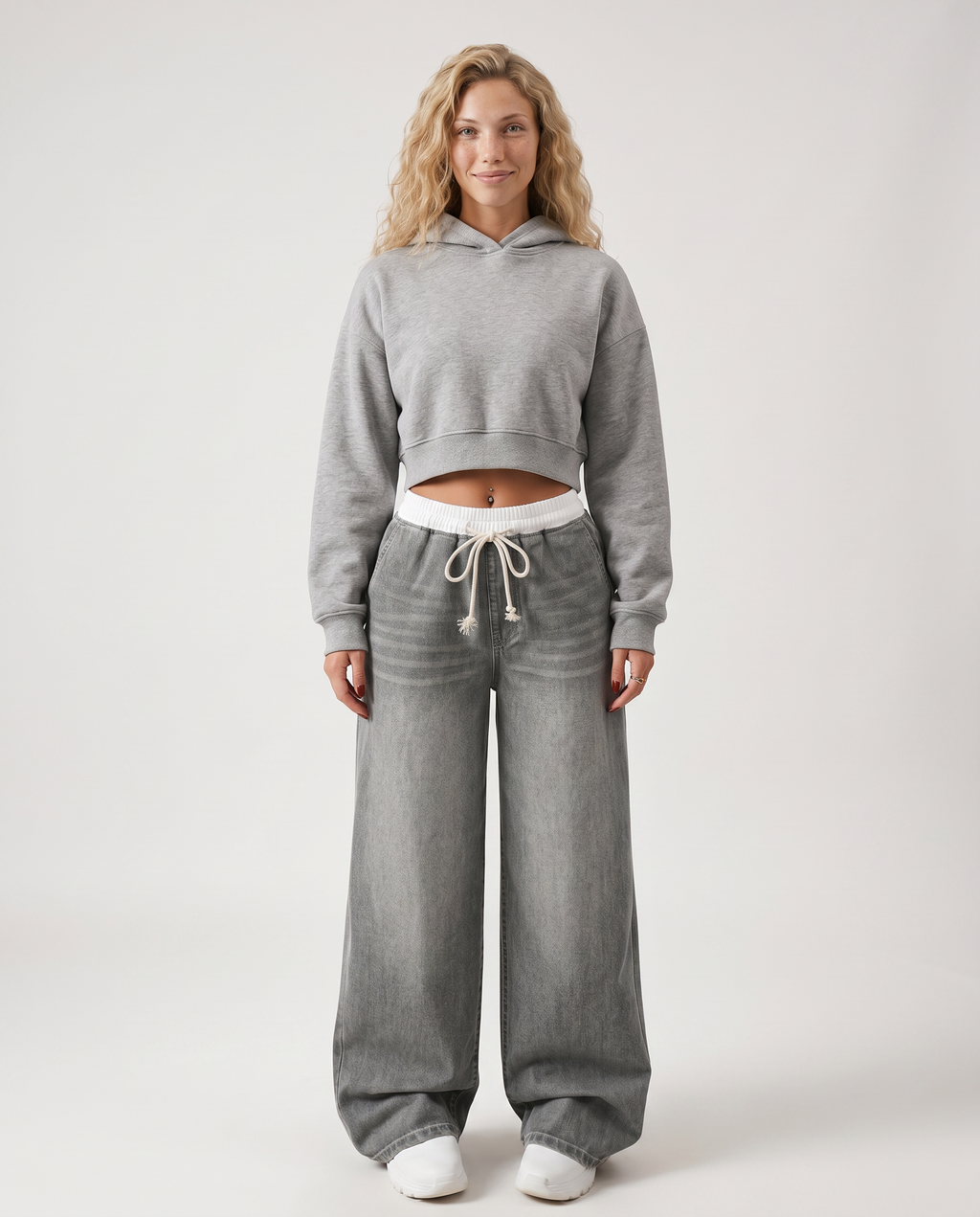 Jeans a gamba larga Diane in denim grigio lavato con vita regolabile. 5