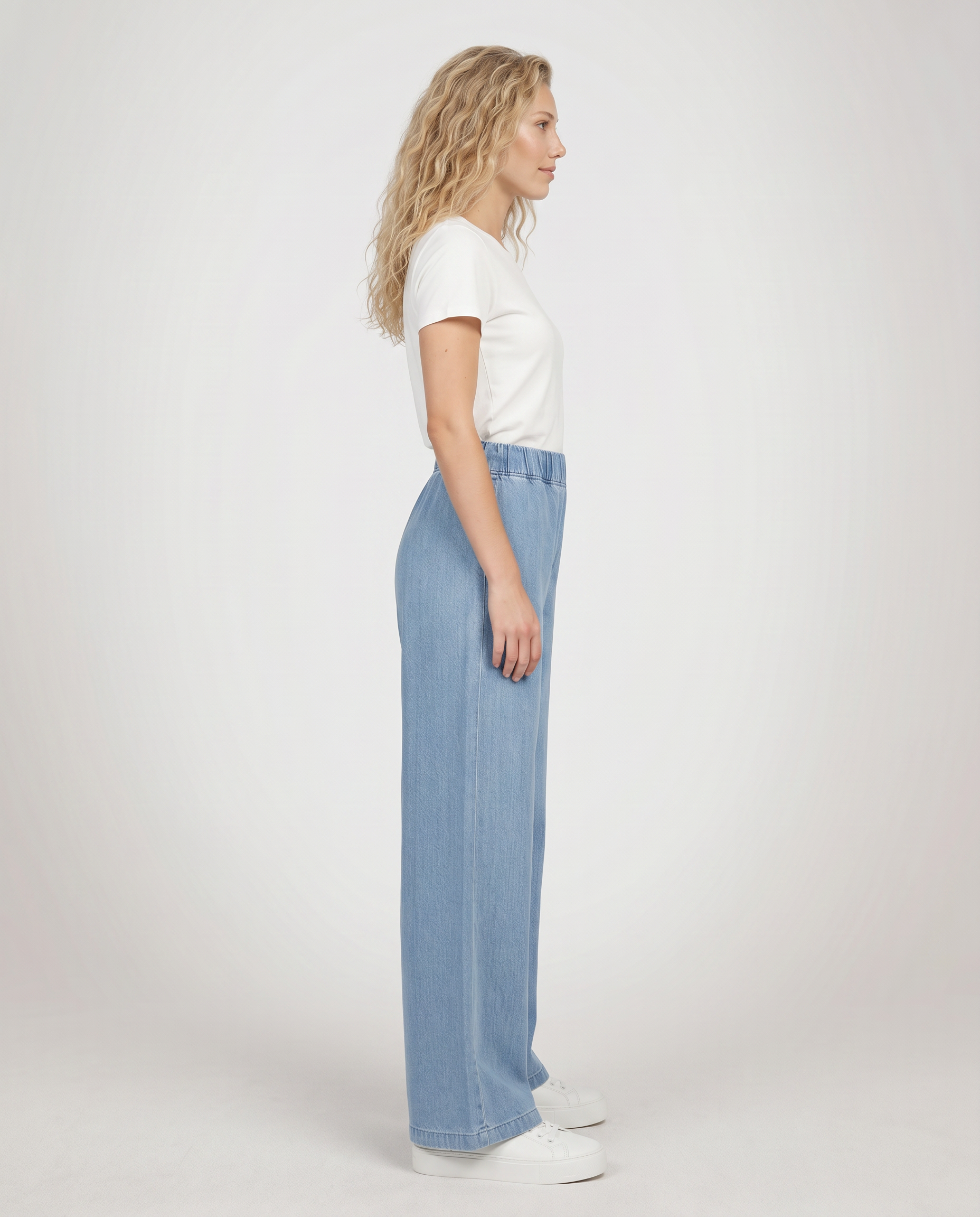 Jeans a gamba larga con vita elastica in denim azzurro 5