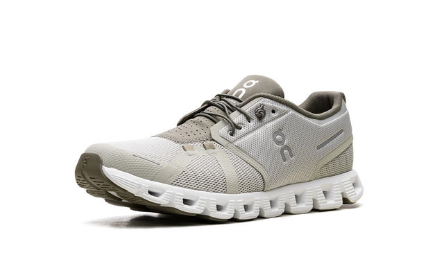 On Running Cloud 5 Chalk Grove sneaker elegante in beige e verde. 4