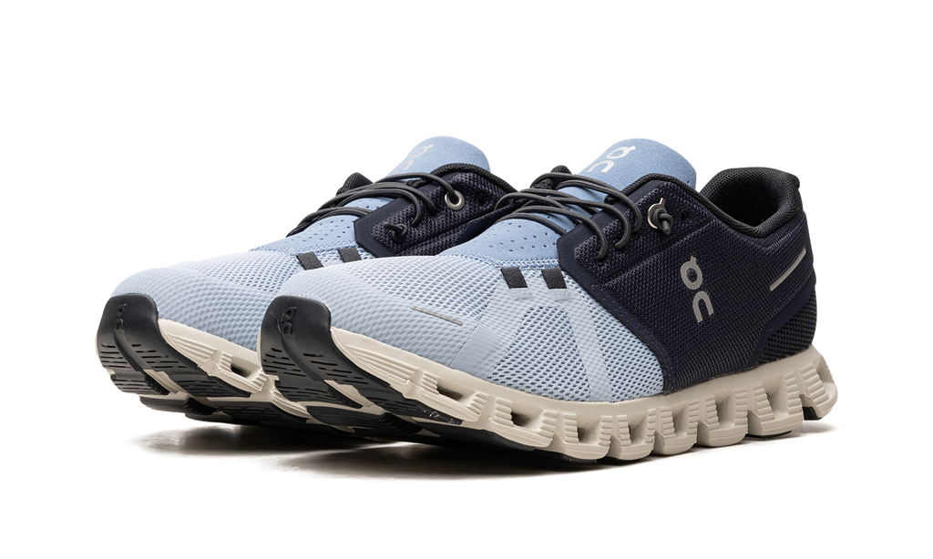 Sneaker On Running Cloud 5 Elegante in blu scuro e blu chiaro. 2