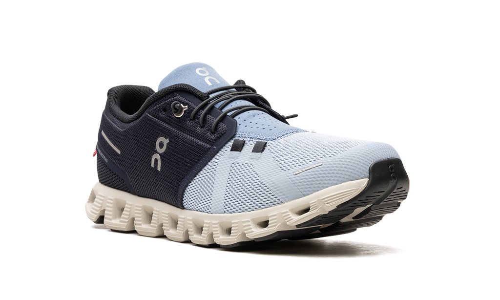 Sneaker On Running Cloud 5 Elegante in blu scuro e blu chiaro. 5