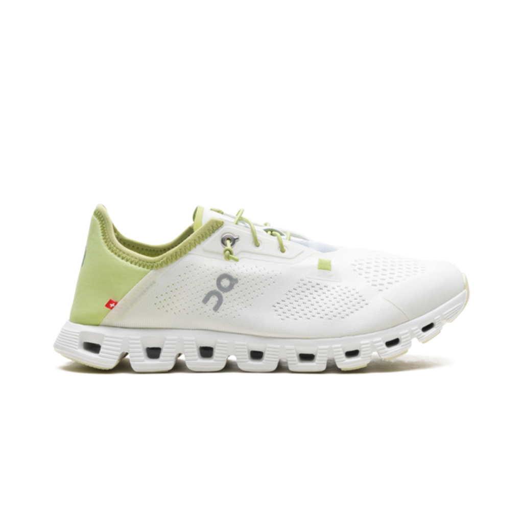 On Running Cloud 5 WMNS Ivory Akazie, scarpa elegante e leggera per donne attive.