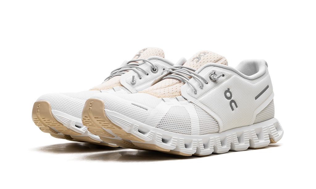 Scarpa On Running Cloud 5 Push in Ivory Savannah, elegante e comoda. 2