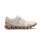 On Running Cloud On 5 WMNS in Sand Rosebrown, scarpe eleganti e comode per donne.