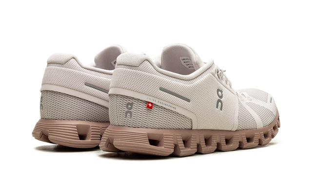 On Running Cloud On 5 WMNS in Sand Rosebrown, scarpe eleganti e comode per donne. 3