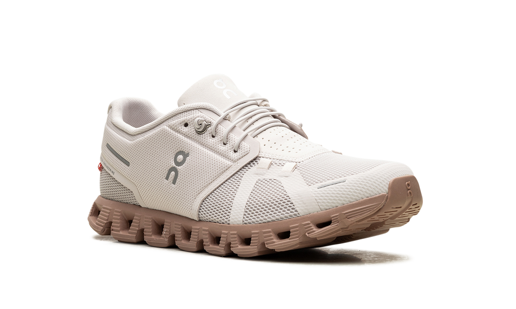 On Running Cloud On 5 WMNS in Sand Rosebrown, scarpe eleganti e comode per donne. 5