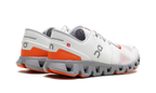 Scarpe da corsa On Running Cloud X 3 moderne in mesh tecnico. 3