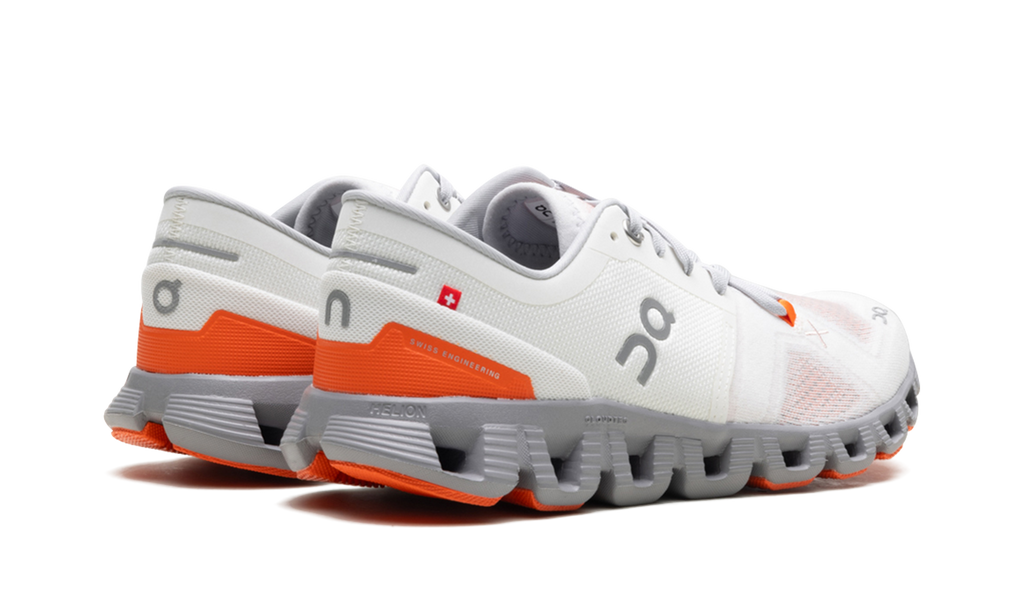 Scarpe da corsa On Running Cloud X 3 moderne in mesh tecnico. 3