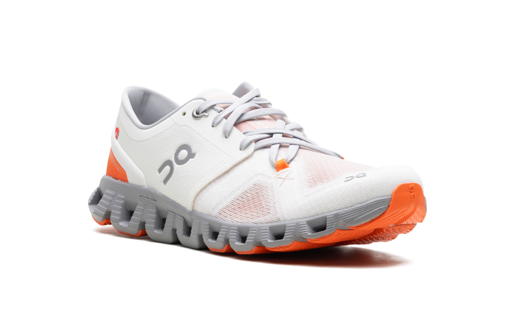 Scarpe da corsa On Running Cloud X 3 moderne in mesh tecnico. 5