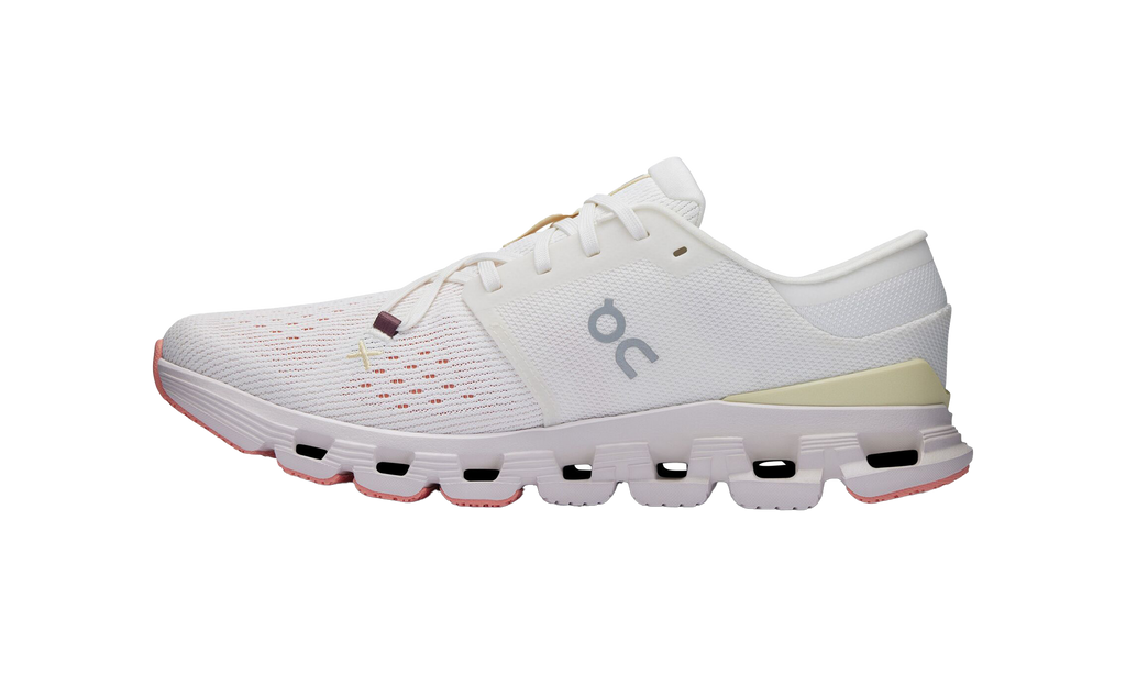 Sneaker On Running Cloud X 4 in Ivory Sand, eleganti e sportive. 2