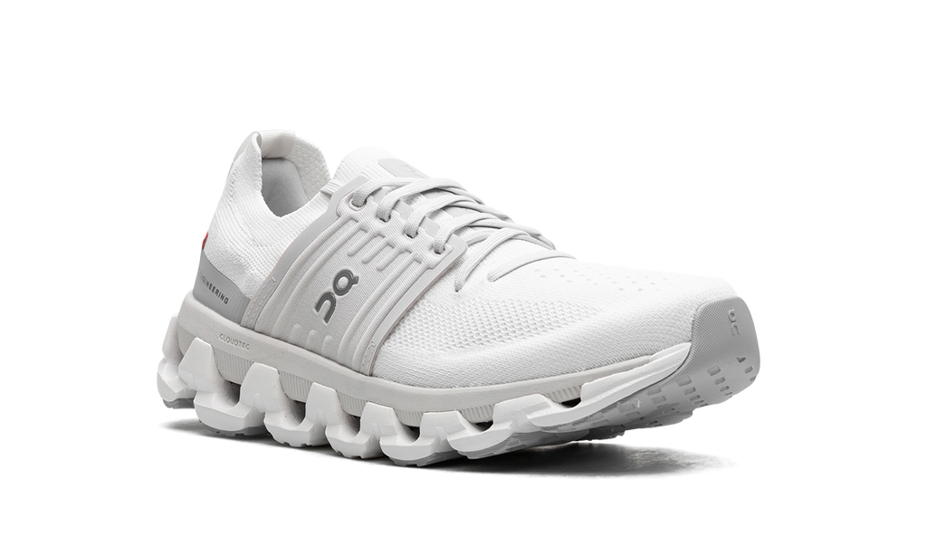 On Running Cloudswift 3 in bianco e grigio, sneaker elegante e traspirante per donne. 5