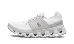 On Running Cloudswift 3 in bianco e grigio, sneaker elegante e traspirante per donne. 7