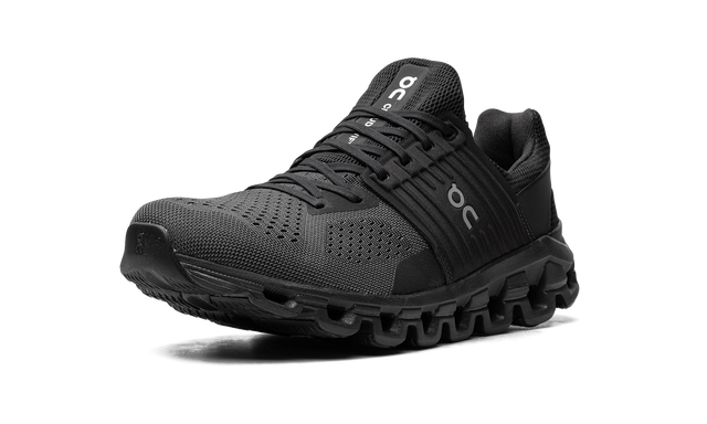 On Running Cloudswift in nero, scarpa sportiva elegante e minimalista. 4