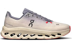 Scarpa On Running Cloudtilt Leggero, progettata per il comfort urbano.
