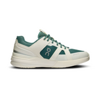 On Running Roger Clubhouse Pro in Ivory Evergreen, scarpe eleganti e moderne.