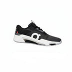 Scarpa da tennis On Running The Roger Pro Fire Unisex in nero e bianco.