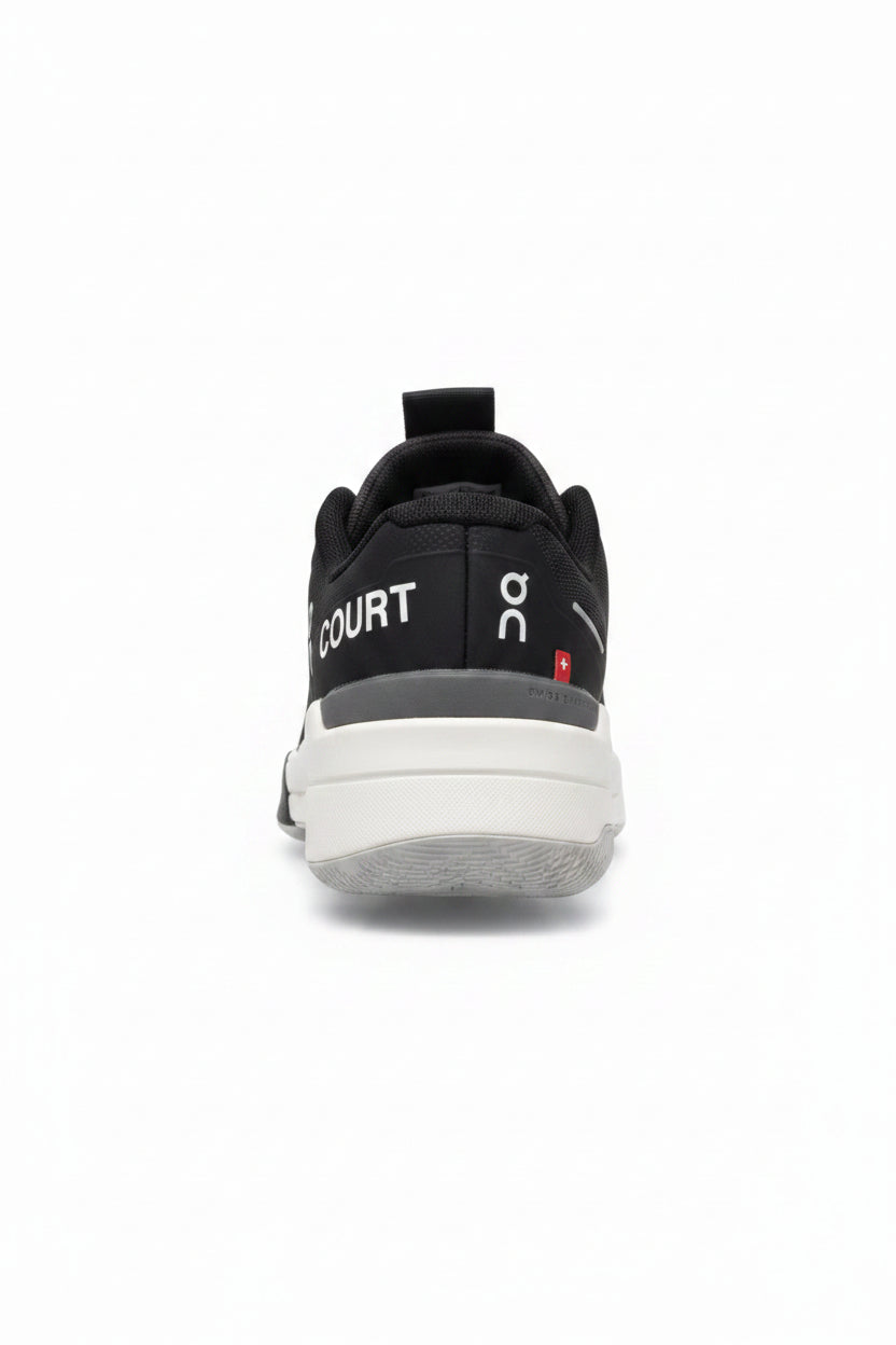 Scarpa da tennis On Running The Roger Pro Fire Unisex in nero e bianco. 3