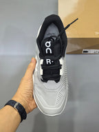 Scarpa da tennis On Running The Roger Pro Fire Unisex Potente 5