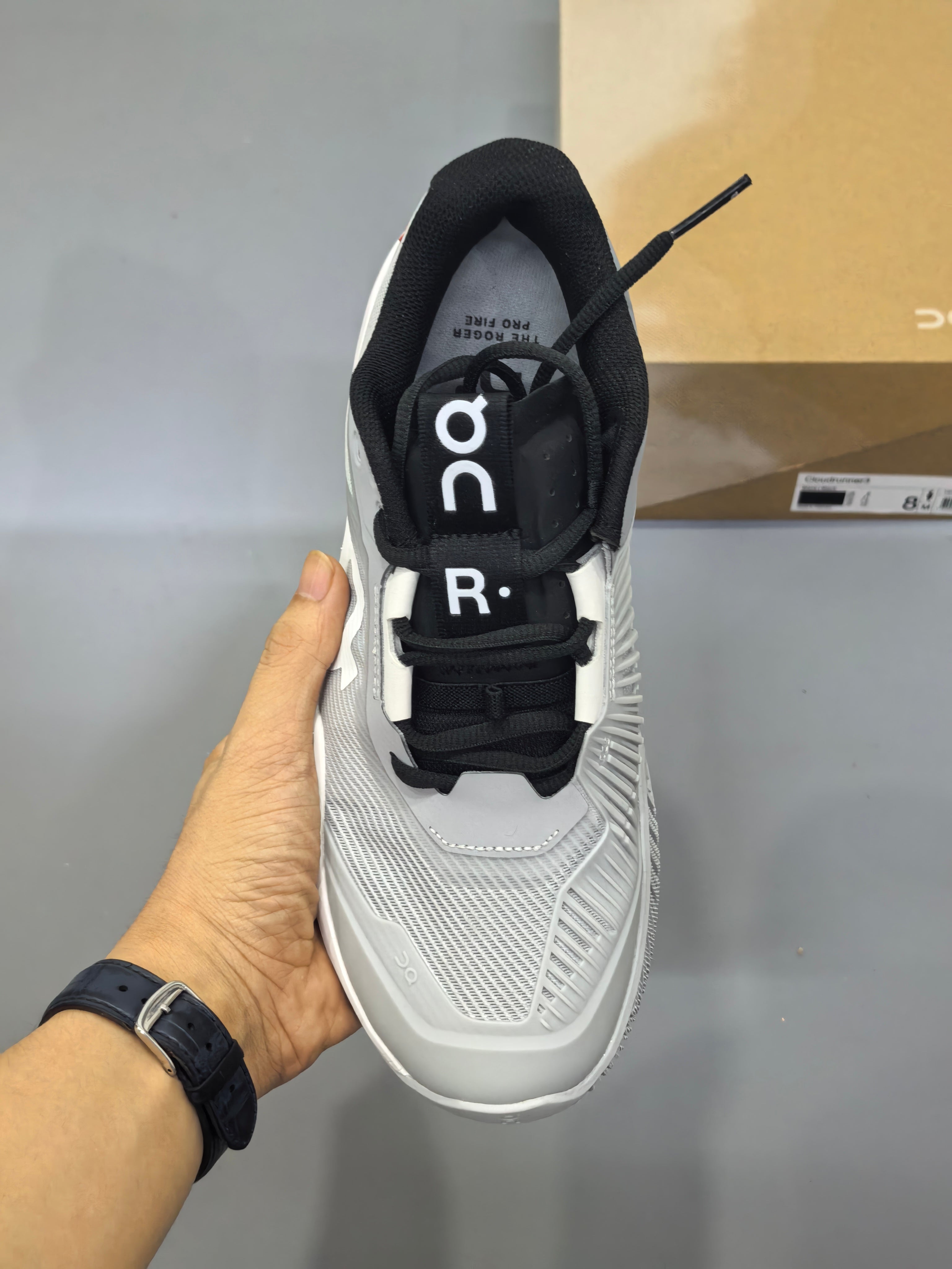 Scarpa da tennis On Running The Roger Pro Fire Unisex Potente 5